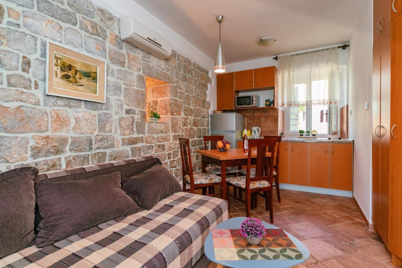 Apartments Bigovo Veljic ティヴァト エクステリア 写真